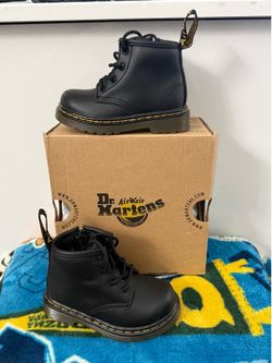 Kids doc marten boot