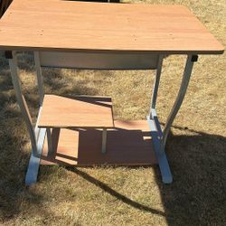 Computer table