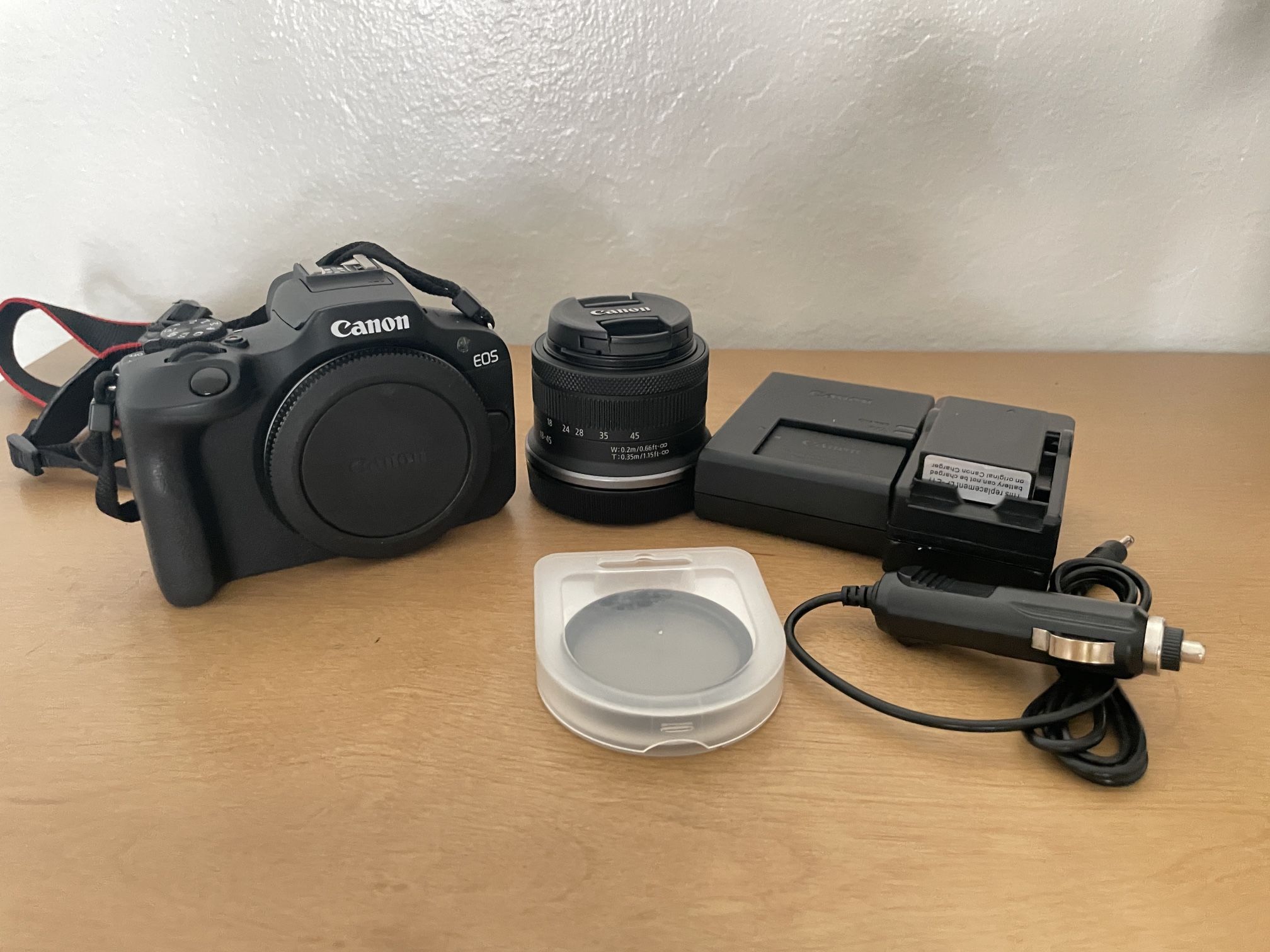 Canon EOS r100 kit — 18‑45mm lens