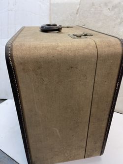 Vintage Luggage 18” Train Case Suit Case Used Thumbnail