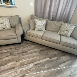 Sofa Set with pillows 