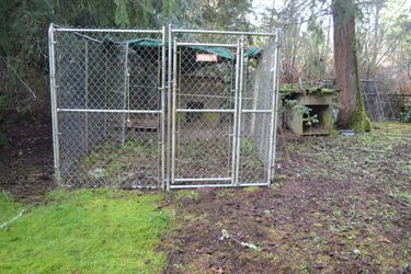 Animal enclosure