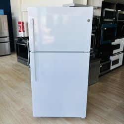 GE - 21.9 Cu. Ft. Garage-Ready Top-Freezer Refrigerator - White Model:GTS22KGNRWW SAK
