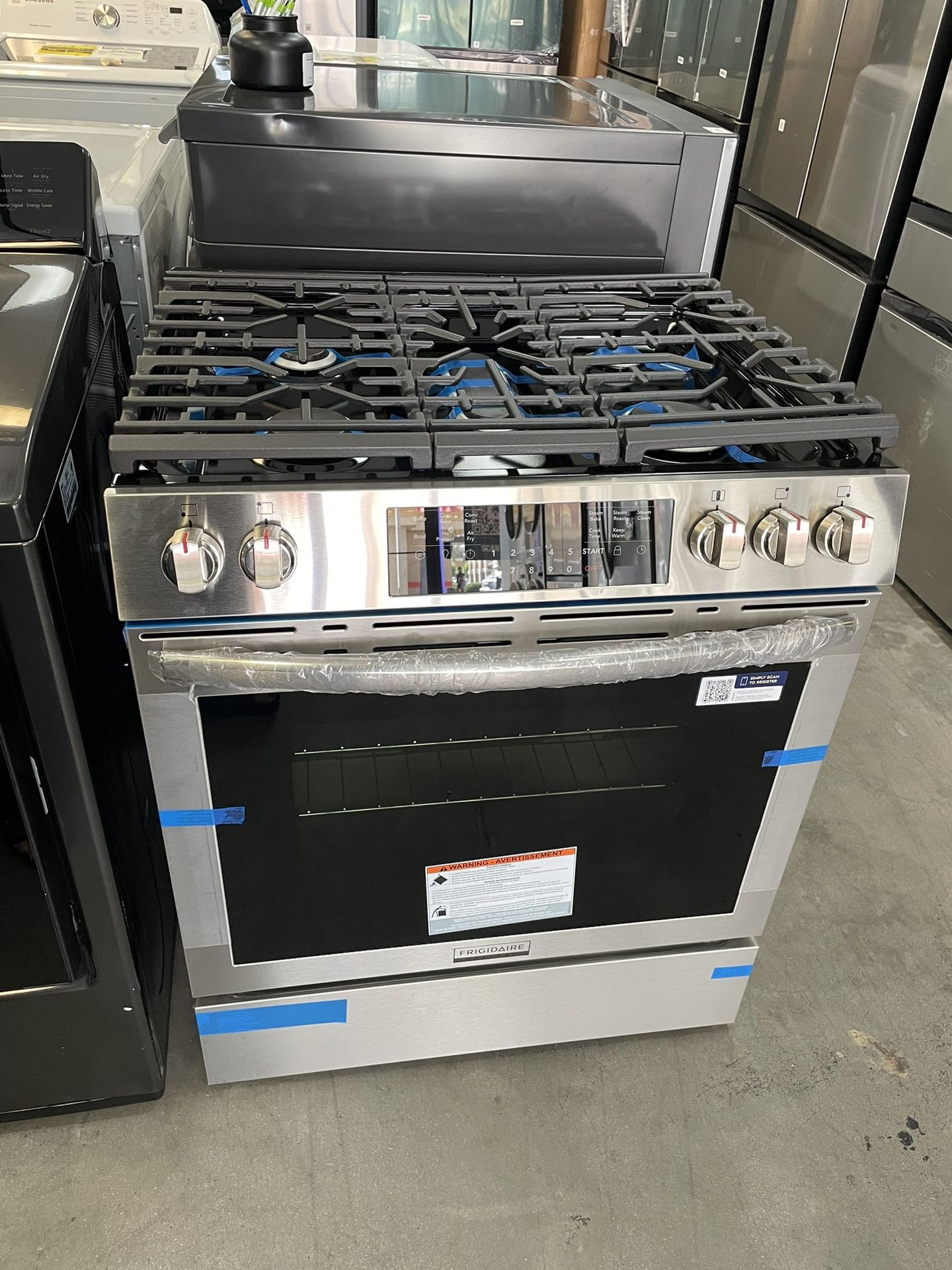 Frigidaire 30 in. 5 Burners Slide-In Front Control 30 min Steam Cleaning Gas Range with Total Convection in Stainless Steel