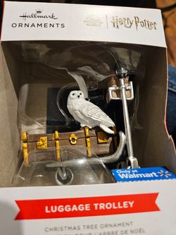 Harry Potter luggage Trolley ornament. Chandler