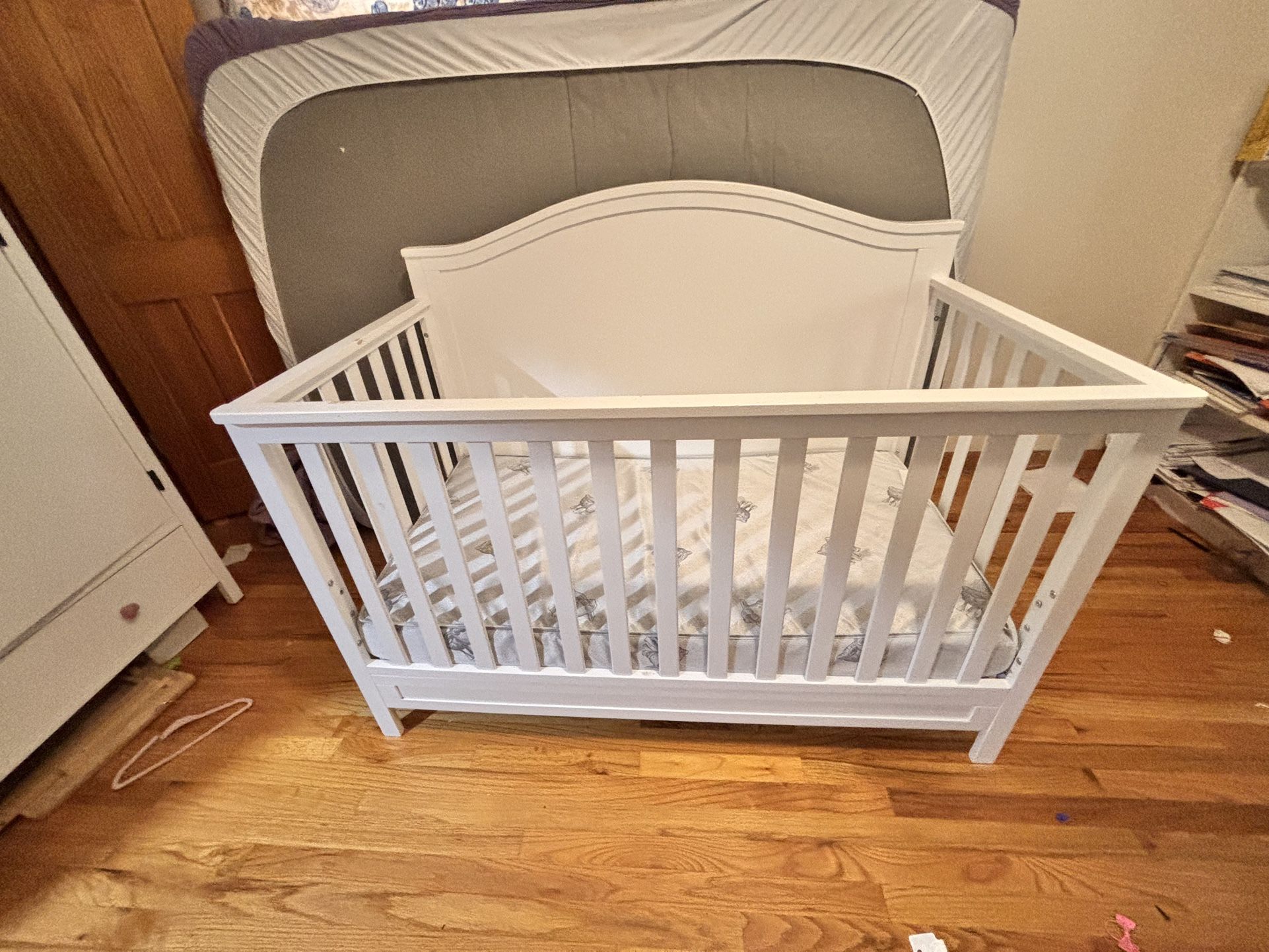 White Wooden Baby Crib – Gently Used