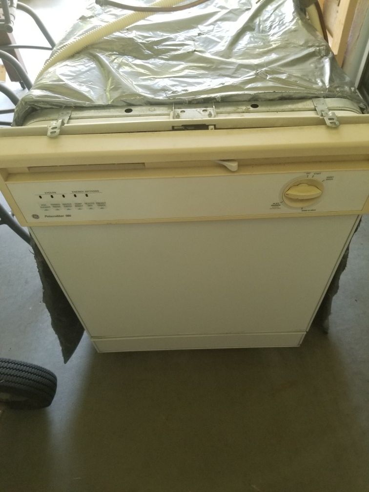 Incertable GE Dishwasher works good.