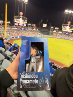 Yoshinobu Yamamoto game 7 final out bobblehead