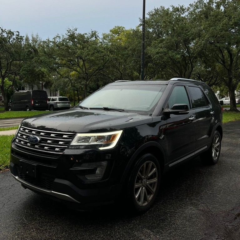 2017 Ford Explorer