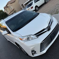2018 Toyota Sienna
