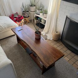 Solid Wood Live Edge Coffee Table – Beautiful Natural Grain