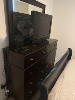 Queen bed and dresser with mirror