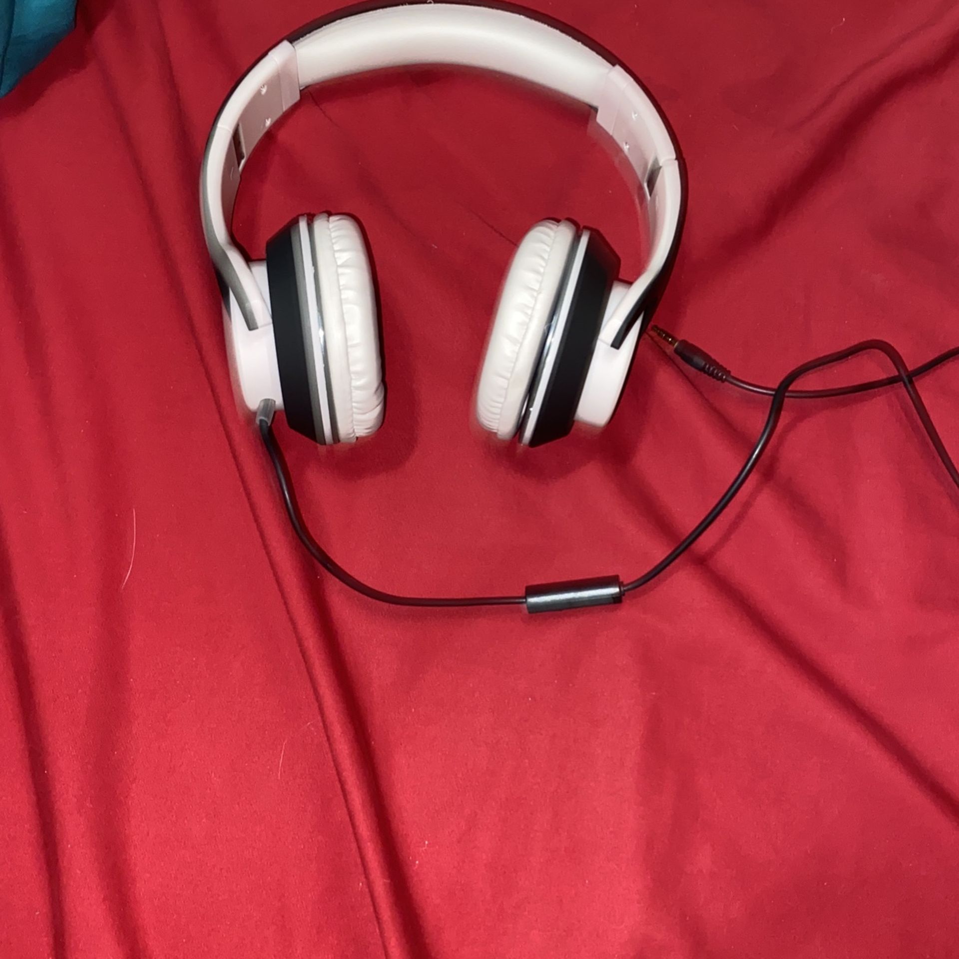 Headphones with cable