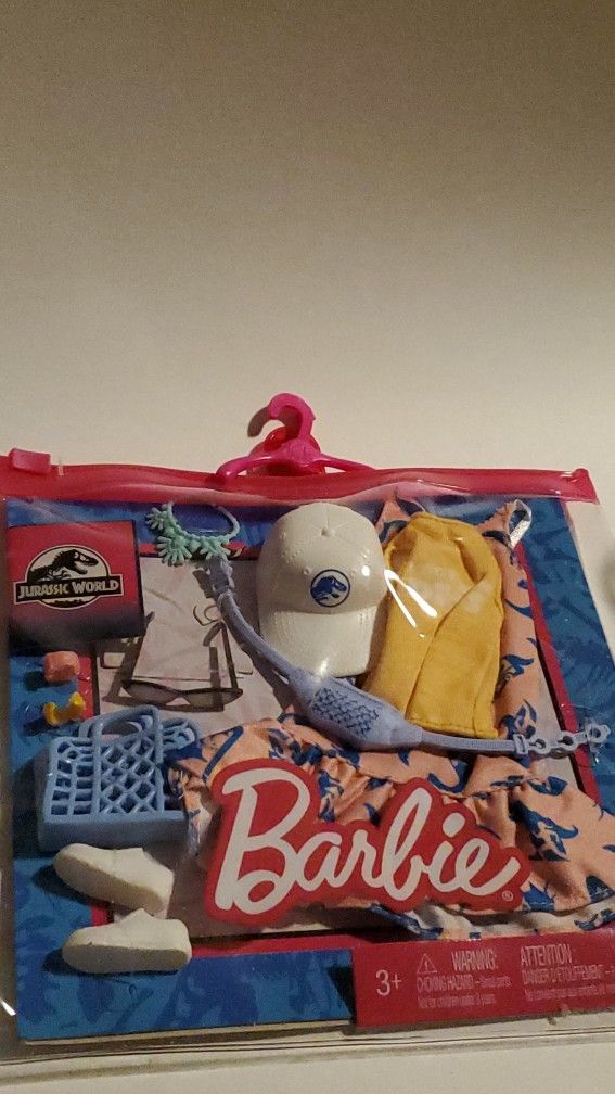 Wow! Barbie Exclusive Jurassic World Doll Clothes And Accessories! 8 Pieces!