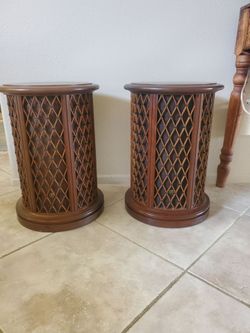2 PIONEER CS-05 MID CENTURY MODERN  SPEAKERS ALSO Double as end table Round Wood Pedestal Side Tables as well TESTED AND WORK AMAZING