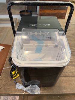 Black Portable Countertop Ice Maker- Cash only