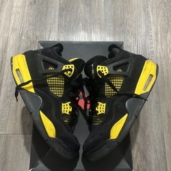 Jordan 4 Thunder