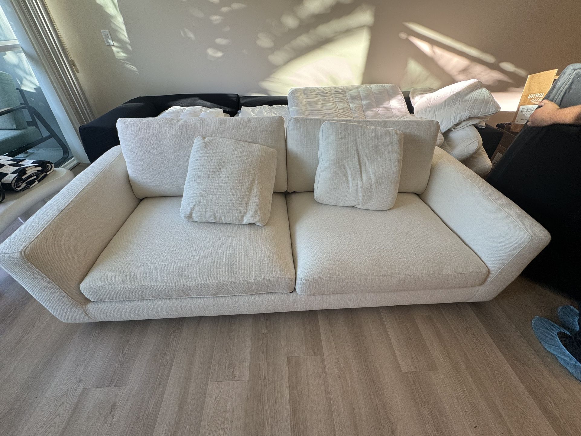 Casterly Loveseat