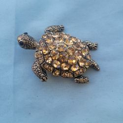 Gold Turtle Pin 