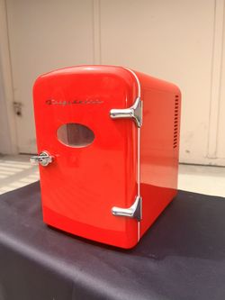 Frigidaire Vintage/Retro Portable Mini Fridge
