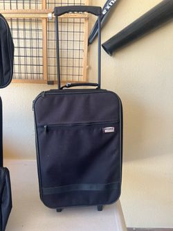 Gently Used CLEAN Travel Roll-On