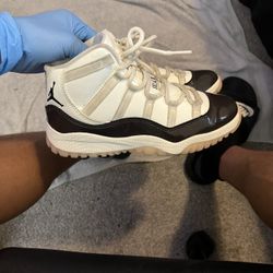 Size 2Y Boys Jordan 11 Retro Neapolitan 