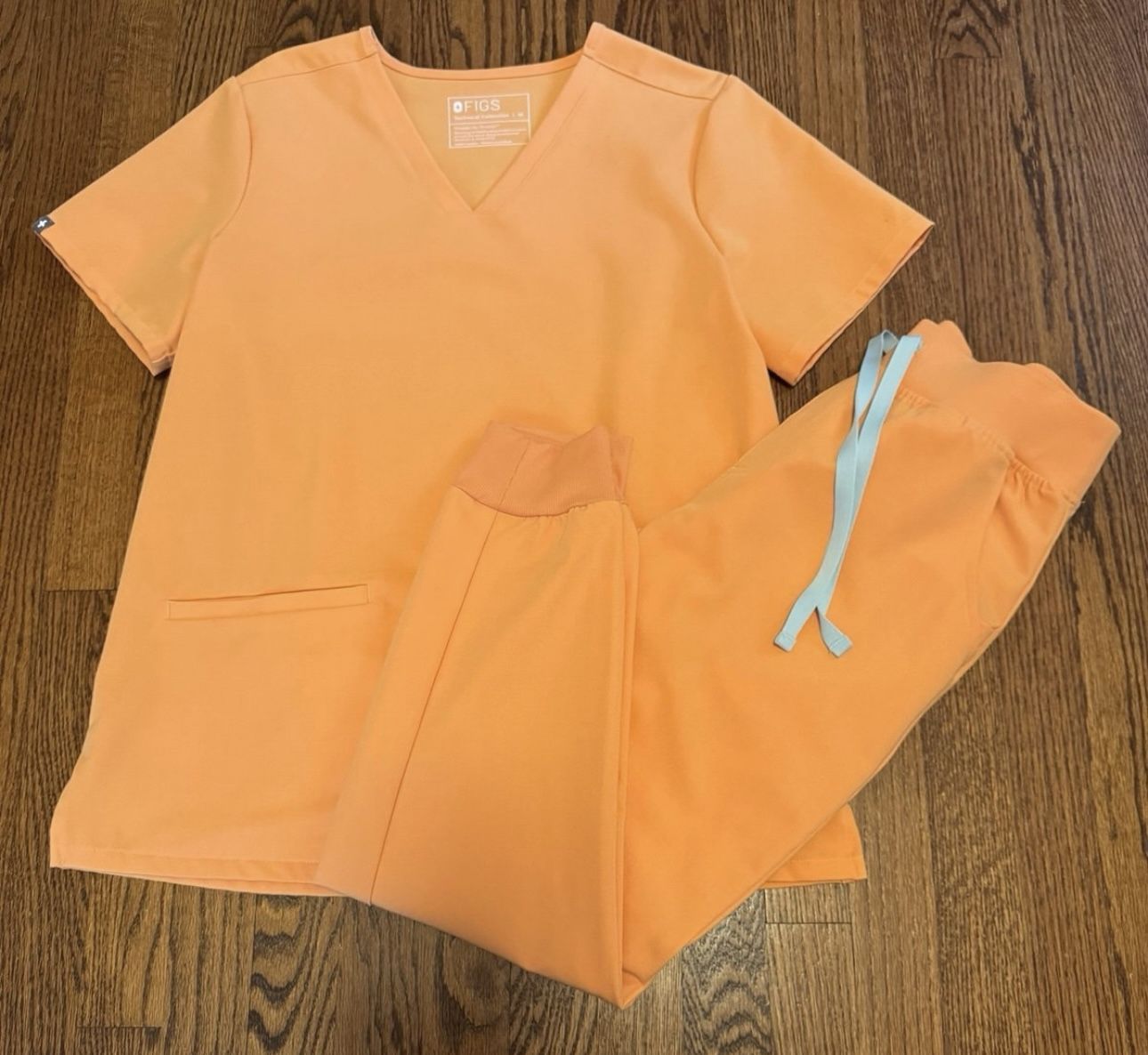 Figs Scrub Set