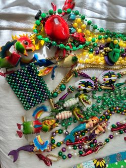 11 Mardi Gras New Orleans Necklaces