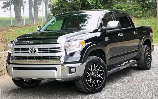 Limited 2Ol4 Toyota Tundra Brown Leather int for Sale in El Paso, TX
