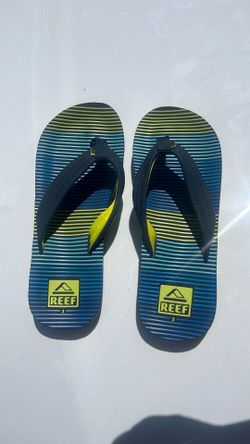 Size 3 boys Reef flip flops new