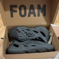 Yeezy Foam Runners 