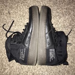 Nike Air Force 1 Mid- THEY ARE AVAILABLE!!