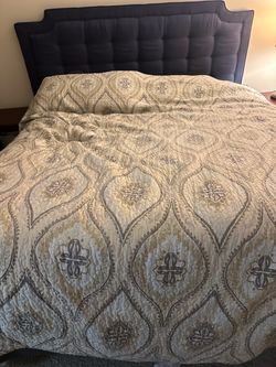 Adjustable king size bed frame