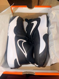 Nikes 5.5 y women size 7