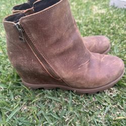 Sorel Joan of Arctic Wedge II  Zip Tan  Leather Boots Booties Women's Size 8