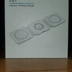 3-in-1 Magnetic Wireless Charger – New – Fast Charge (iPhone/Watch/AirPods)