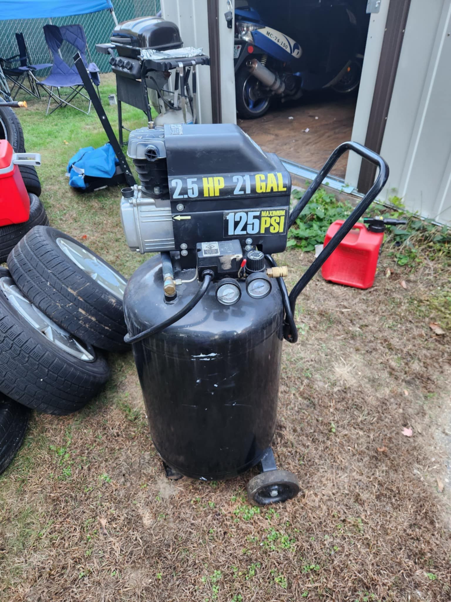 Central Pneumatic Air Compressor 21 Gal 125 PSI 2.5 HP