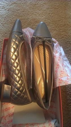 BRAND NEW bellies with flat heels size 8