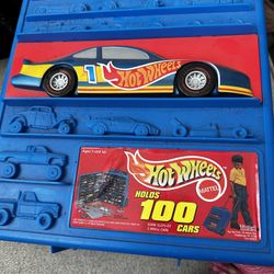 lots of vintage cars and case 