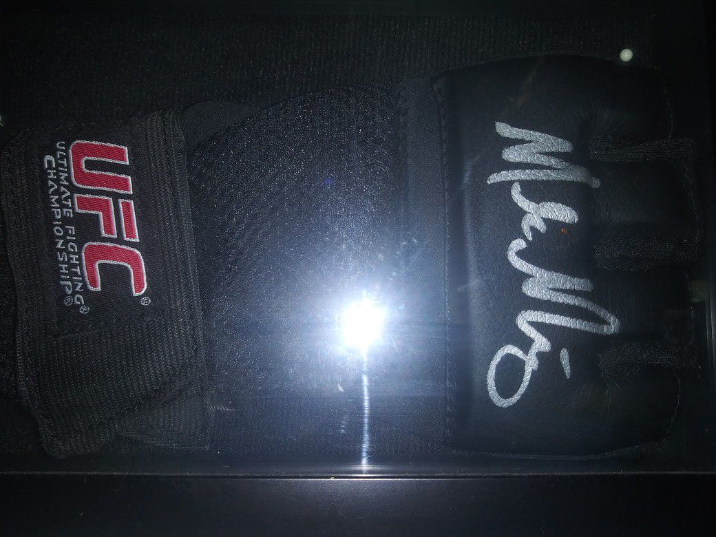 UFC Mark Munoz Autographed Glove