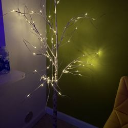 Accent Light Tree