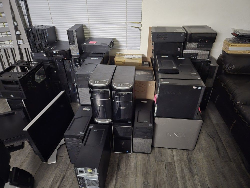 Lot of 30 computers + 30 monitors!!
OPEN TO TRADE!