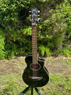 YAMAHA APXT2 3/4 Size Thinline Cutaway Acoustic-Electric Guitar