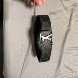 Louis Vuitton Men’s Black Belt 