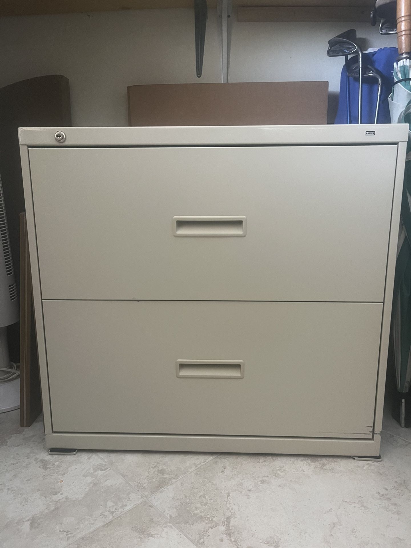 HON 2 Drawer Lateral File Cabinet (Open to Offers)