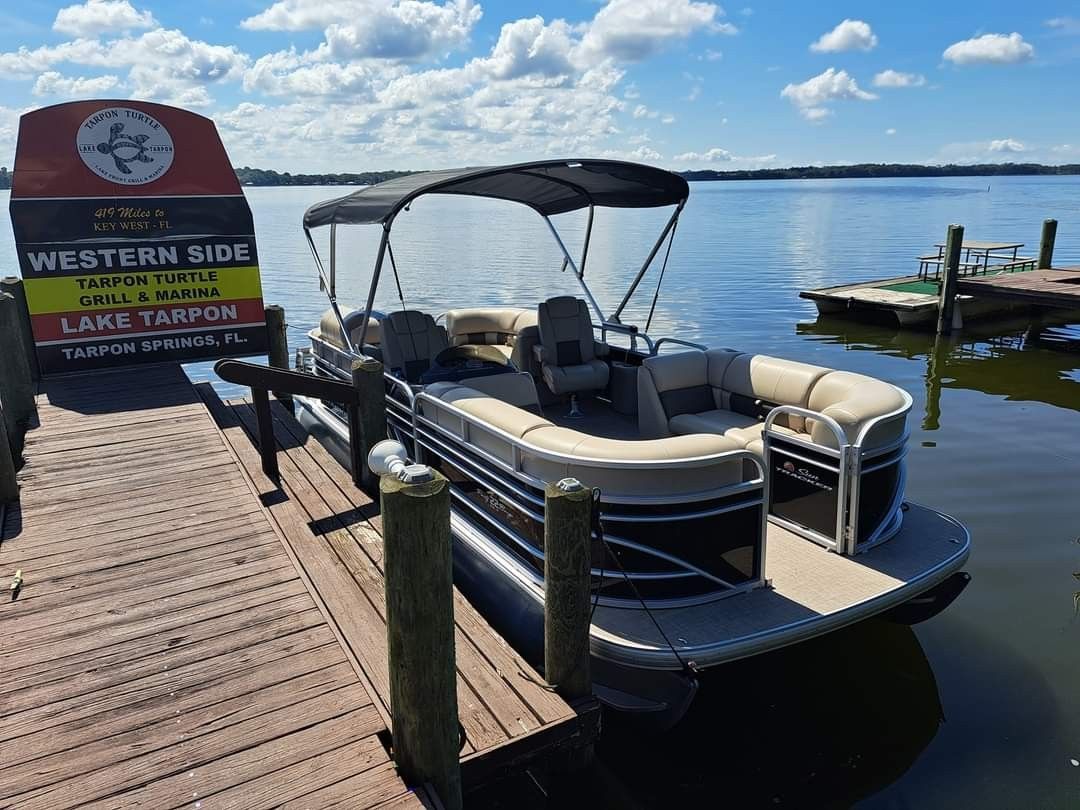 2022 Suntracker Party Barge 22 Pontoon Boat