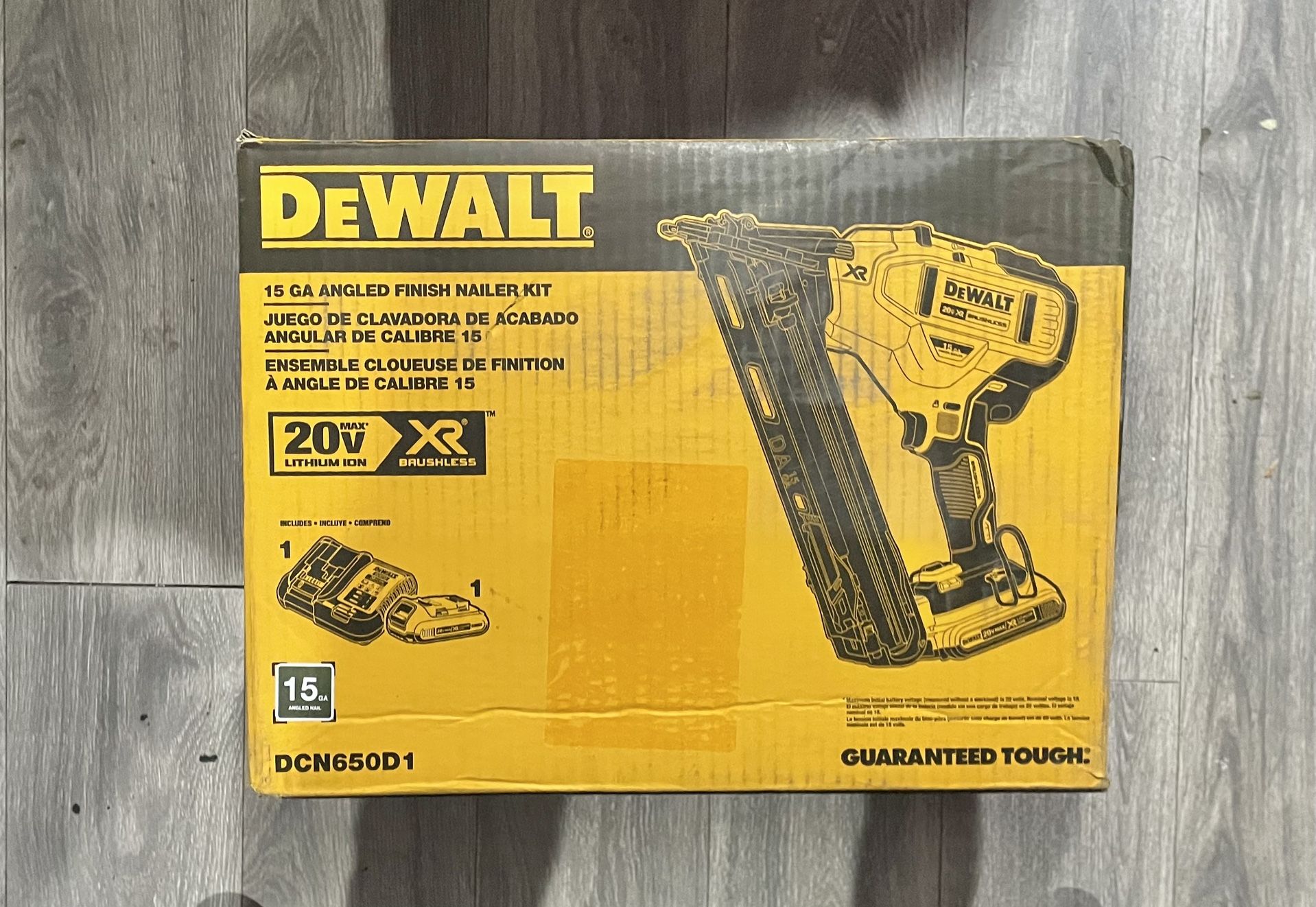 Dewalt 20v XR 15g Finish Nailgun Kit