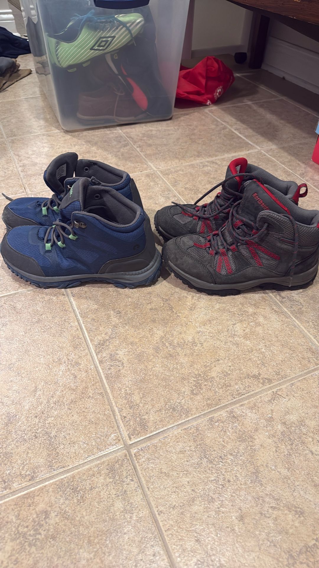Boys Hiking Boots-size 6