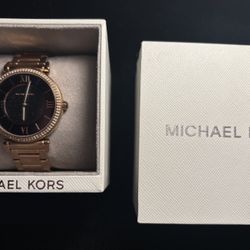  Michael Kors  Women’s Rose Gold Watch 