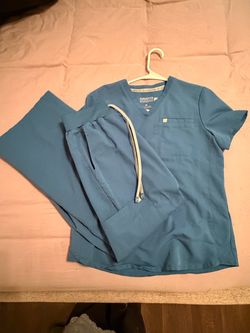 Fabletics Scrub Set Top and Pants